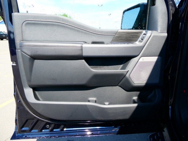 2025 Ford F-150 Lightning Lariat®