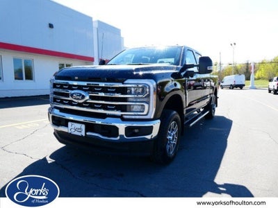 2025 Ford Super Duty F-350® Lariat®
