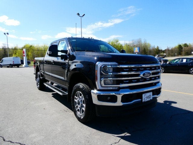 2025 Ford Super Duty F-350® Lariat®