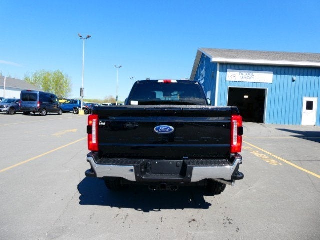2025 Ford Super Duty F-350® Lariat®