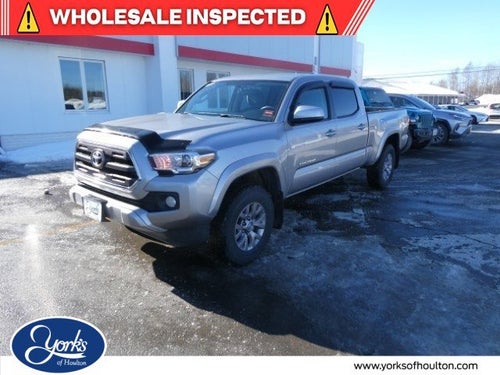 2017 Toyota Tacoma Double Cab / SR5