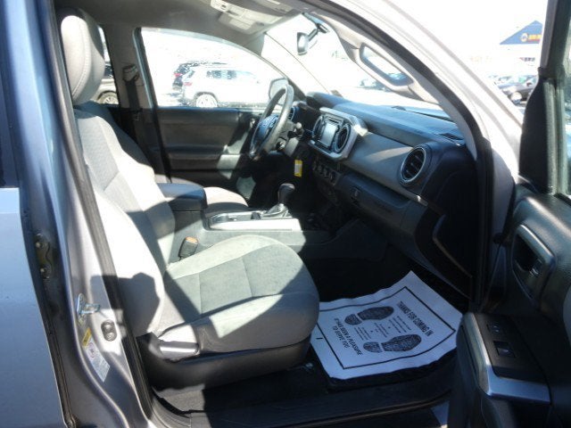 2017 Toyota Tacoma Double Cab / SR5