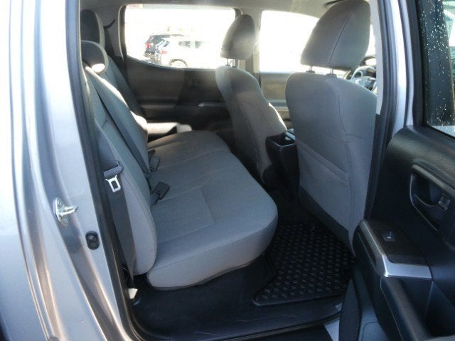 2017 Toyota Tacoma Double Cab / SR5