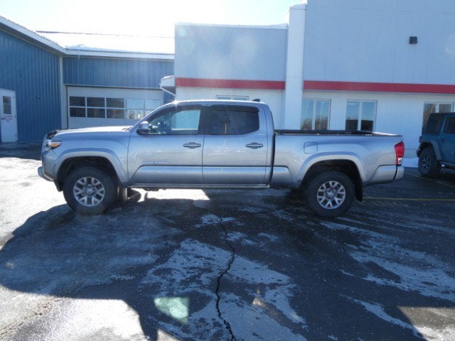 2017 Toyota Tacoma Double Cab / SR5