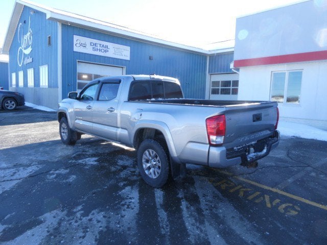 2017 Toyota Tacoma Double Cab / SR5