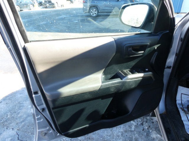 2017 Toyota Tacoma Double Cab / SR5